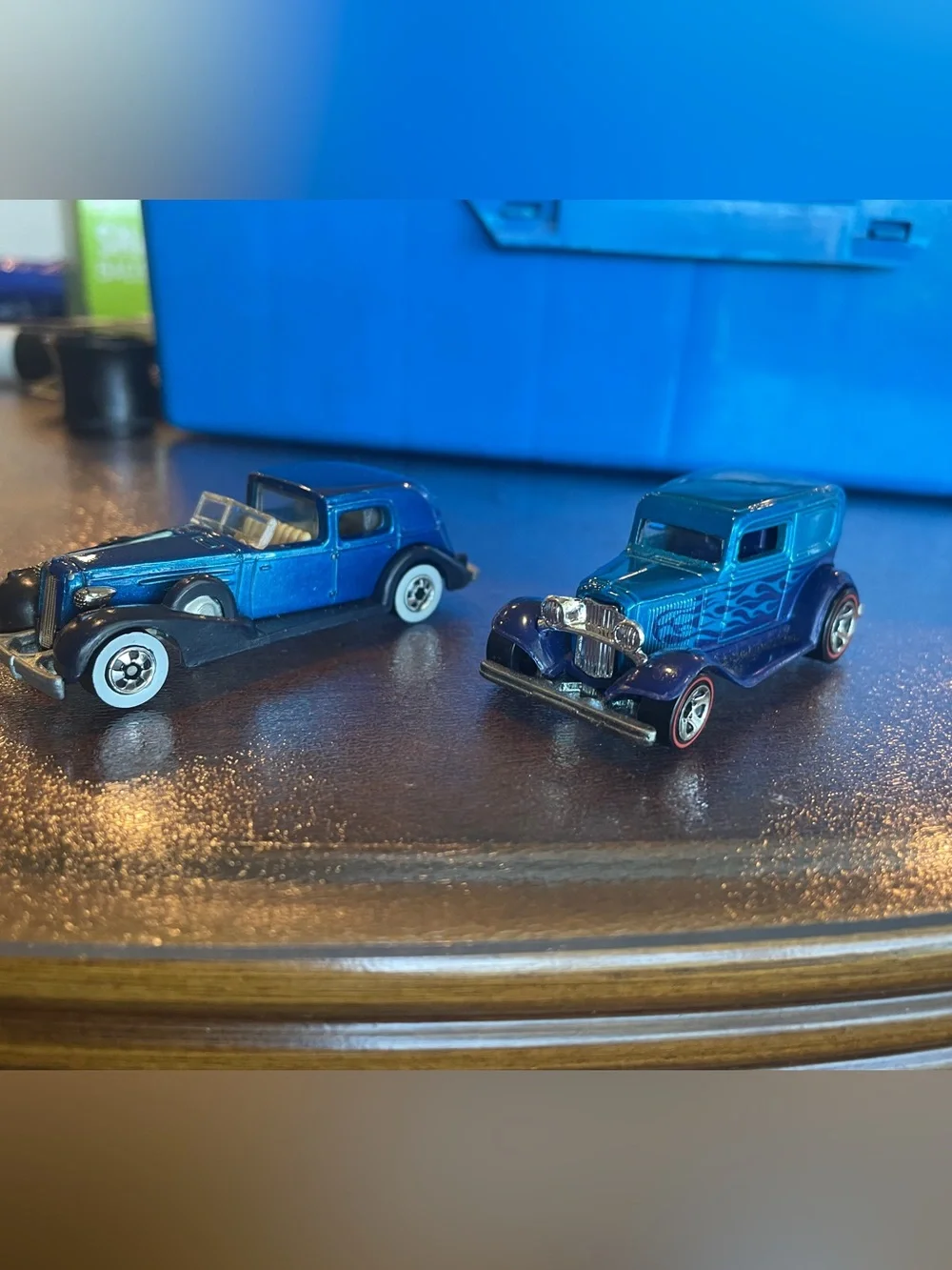 2 vintage antique style, hot wheels